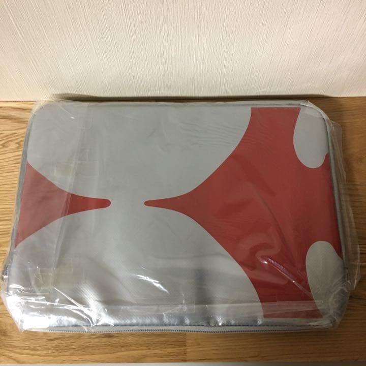 ウルトラマン　ボディデザイン　フラットバッグ　クラッチバッグ