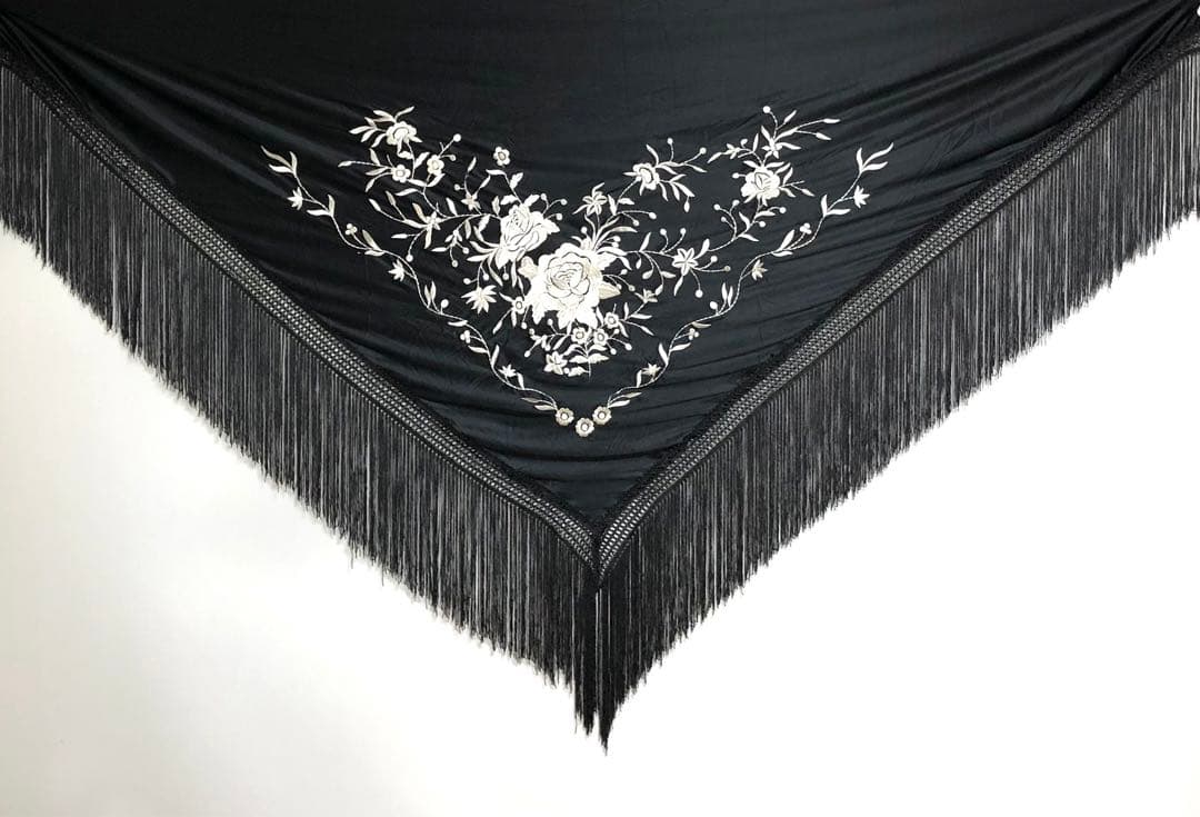 スペイン直輸入✳︎特大シージョ✳︎黒シャンパンゴールド刺繍