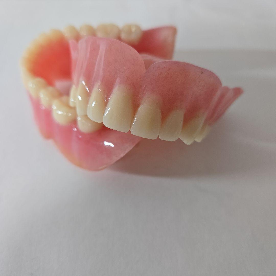 未使用　義歯上下セット