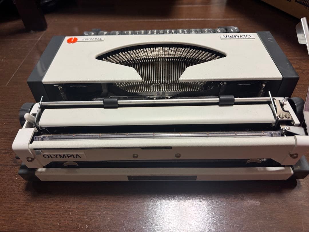オリンピア　タイプライター トラベラー　Olympia Traveller