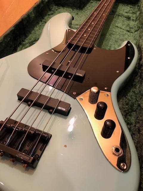 BacchusユニバーサルシリーズBJB+BJB-1R-FLフレットレス改