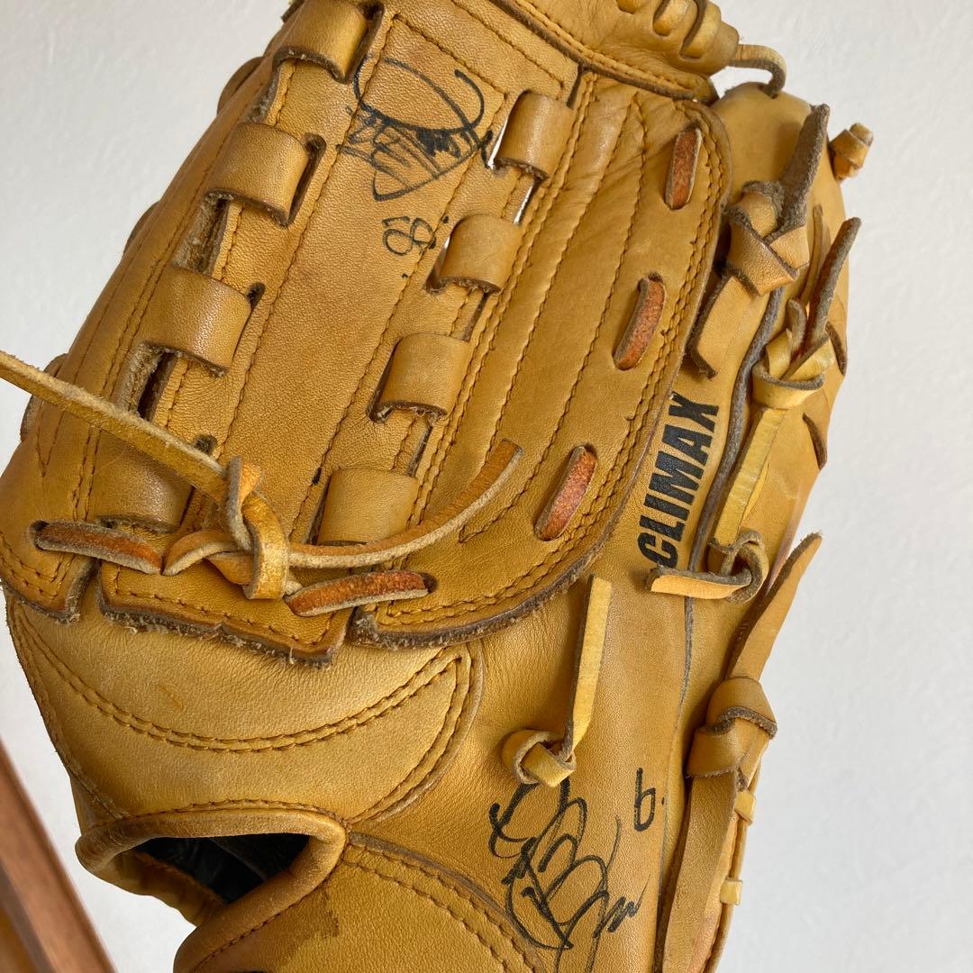 金額未確定　野球グローブ イエロー サイン付き