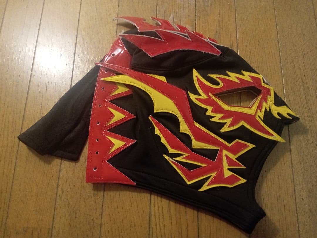 ジ・ウインガー プロレスマスク 黒