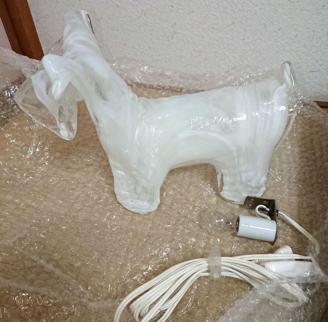 ルームランプ　照明器具 白い犬 ガラス製 ジャンク品　岩田工芸ガラス