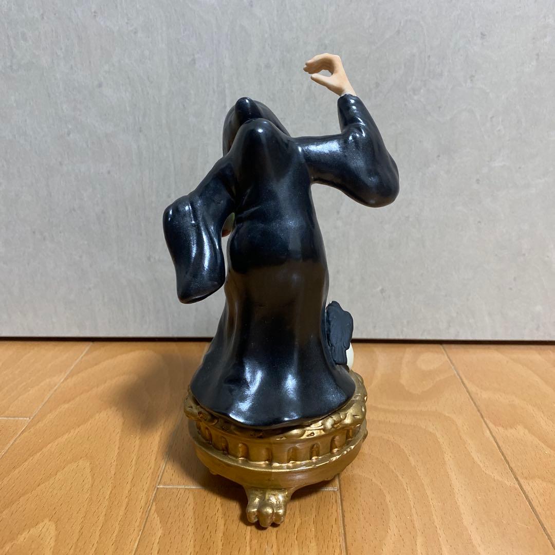 Disney Store商品　ヴィランズ　ウィックド・ウィッチ 陶器　フィギュア