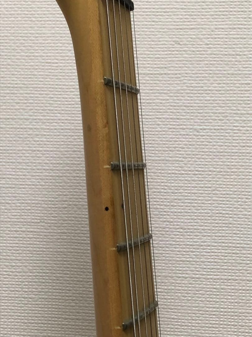 セルバ　SELVA エレキギター　軽量　超低弦高
