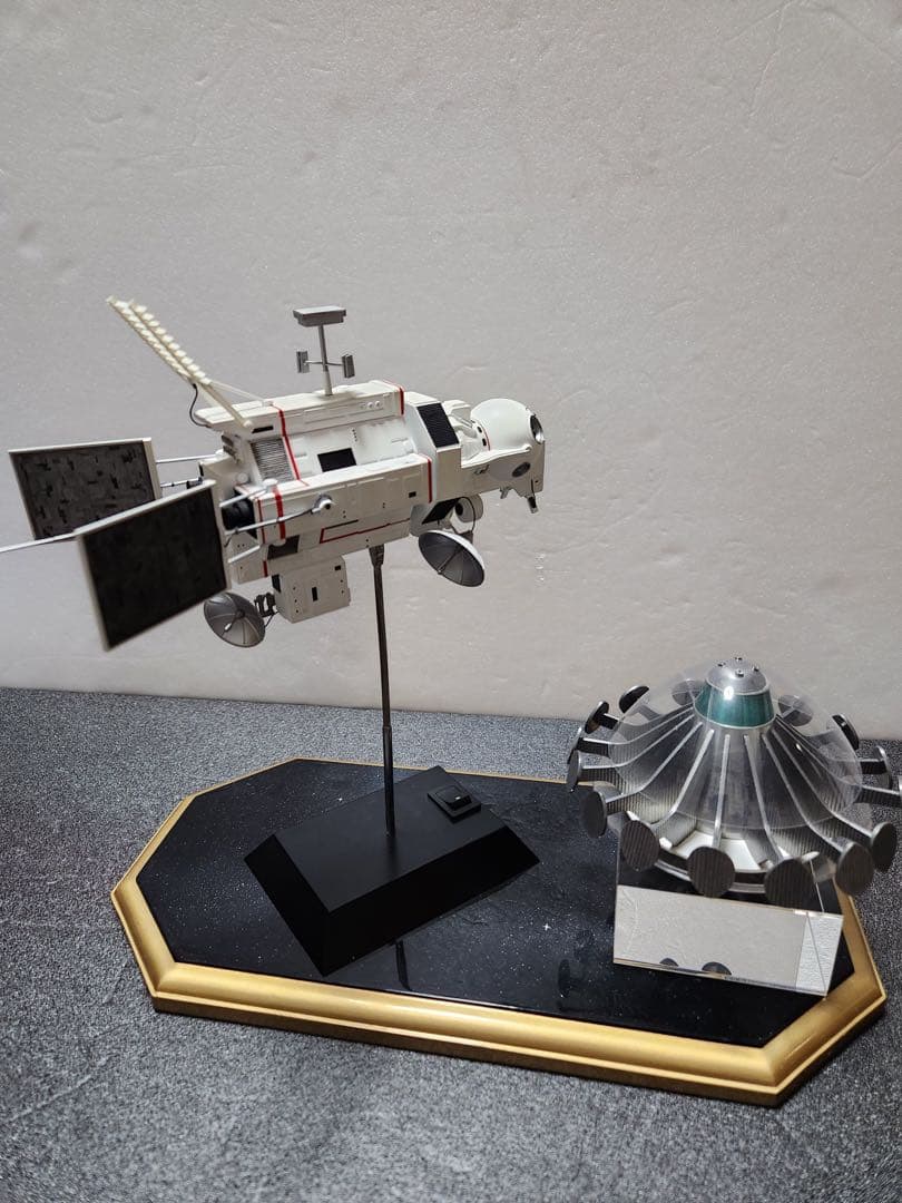 精密再現！　謎の円盤UFO 有名モデラー渾身の逸品 コンピュータ偵察衛星SID