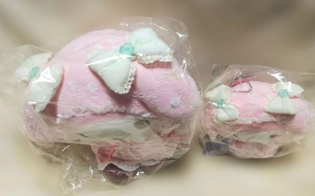 新品　マイメロディ　ぬいぐるみ　マスコットホルダー　２点　フォレストレース