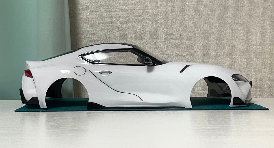 タミヤラジコンボディ　A90 スープラ
