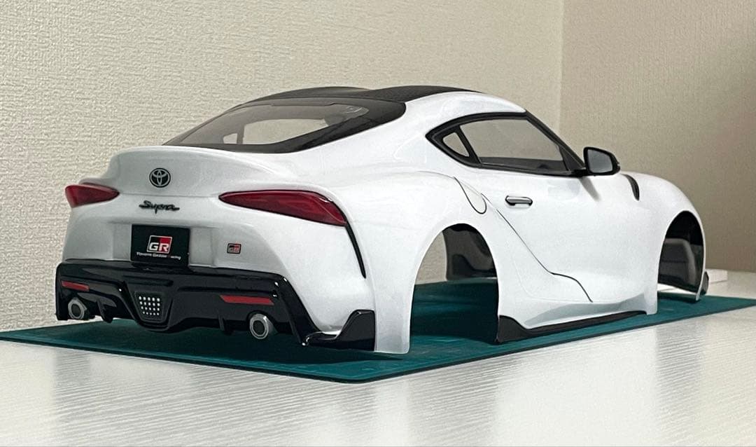 タミヤラジコンボディ　A90 スープラ