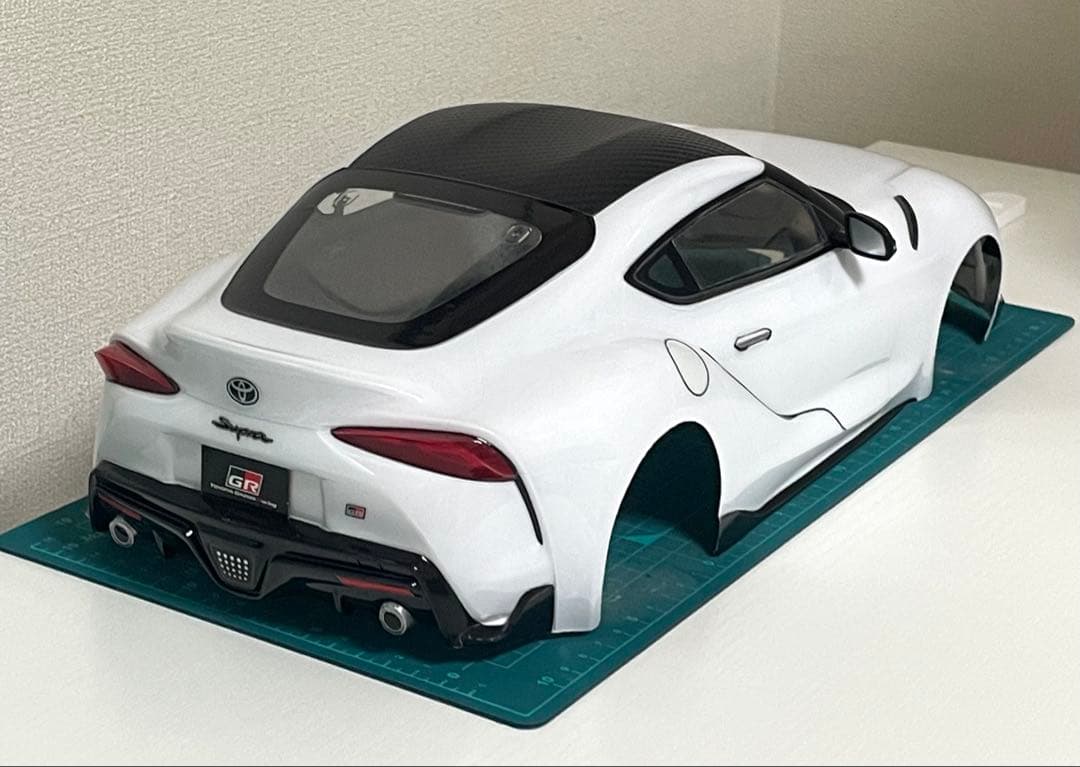 タミヤラジコンボディ　A90 スープラ
