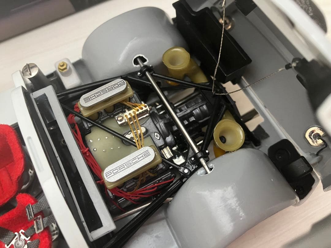 EXOTO ポルシェ 910 1/18