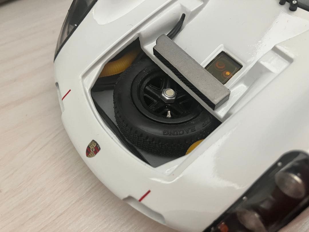 EXOTO ポルシェ 910 1/18
