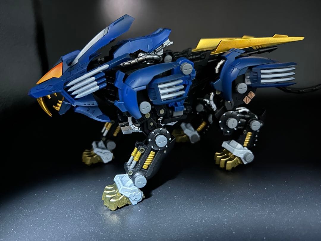 ゾイド　リアライズ　ブレードライガー　全塗装品
