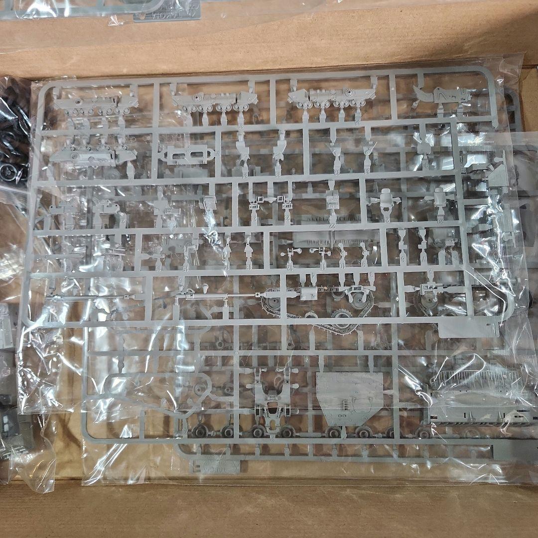 1/72 タコム「M1070 & M1000 W/D9R」