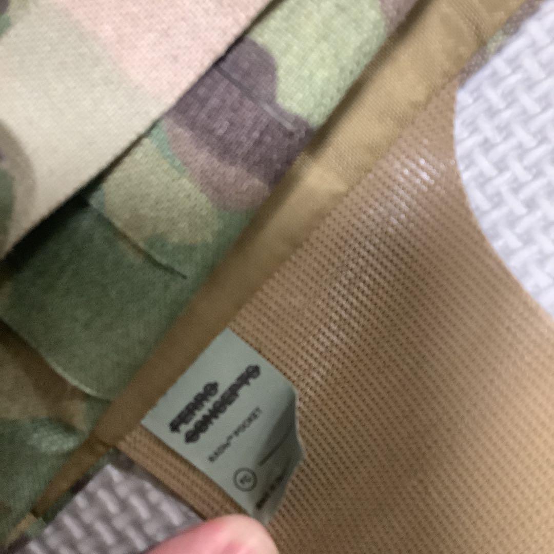 Ferro concepts multicam ラジオポーチ　実物