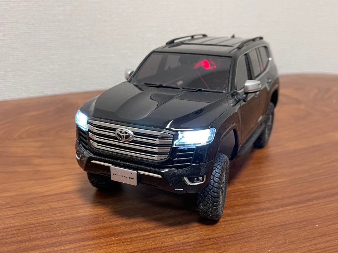 ミニッツ 4×4 ランドクルーザー300 黒　LED電飾付