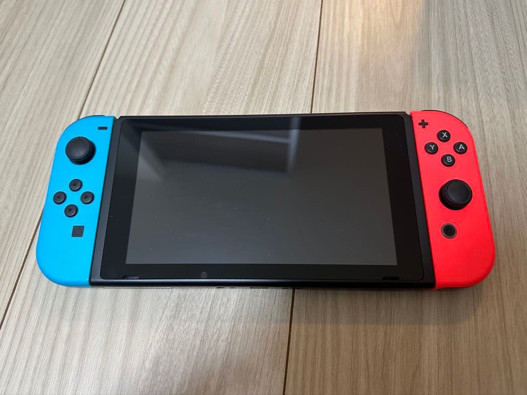 Nintendo Switch 本体【Joy-Conグリップ＋付属品】