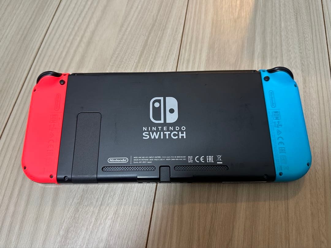 Nintendo Switch 本体【Joy-Conグリップ＋付属品】