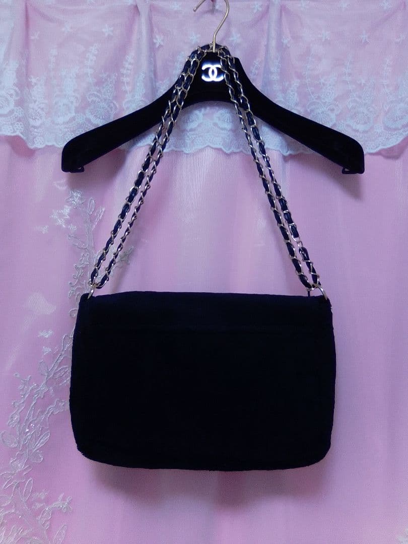 CHANEL ノベルティ ブラックショルダーバッグ ブラックロゴ付き