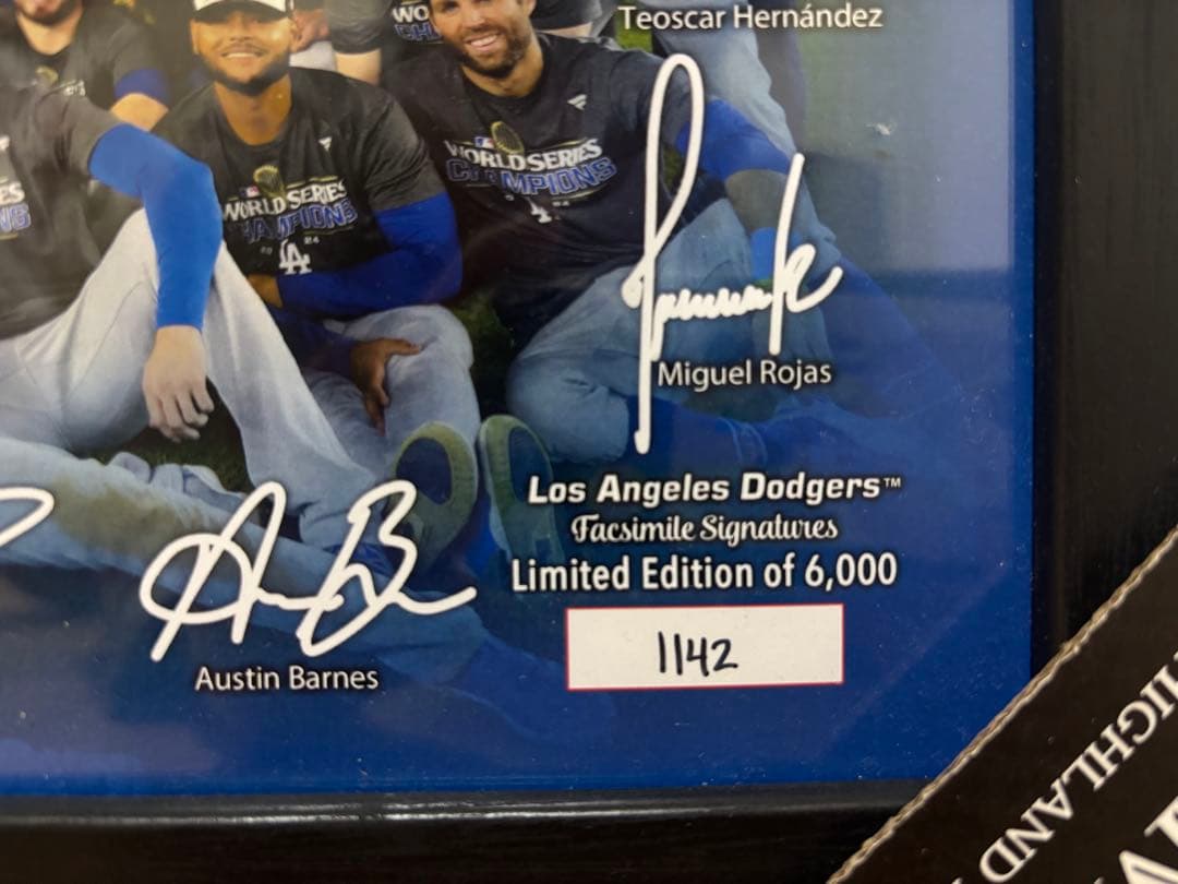ドジャース ワールドシリーズ チャンピオン フレーム付きサイン入り写真