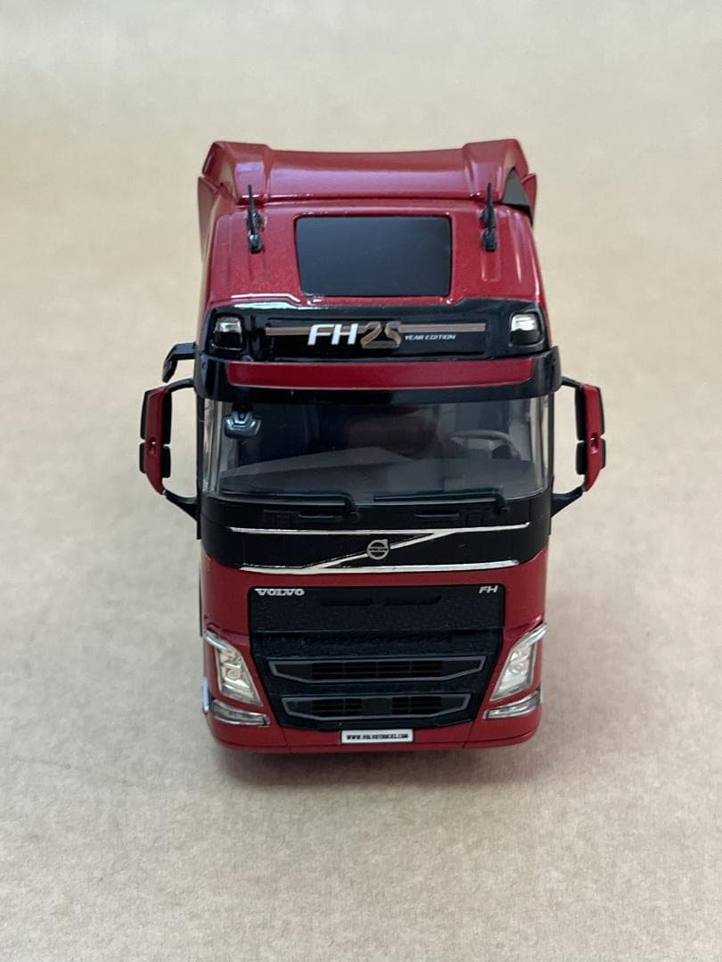 ミニカー VOLVO FH 25 Year Special 1:50
