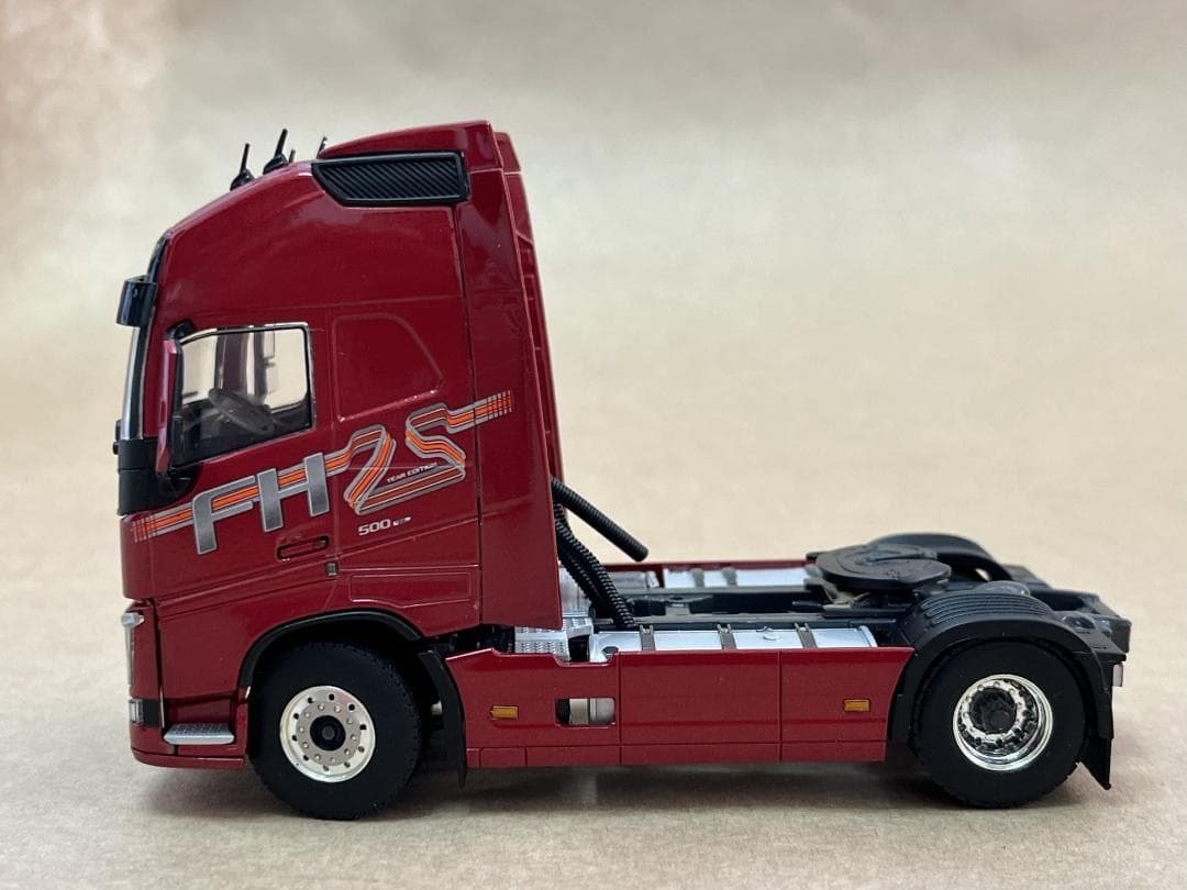 ミニカー VOLVO FH 25 Year Special 1:50