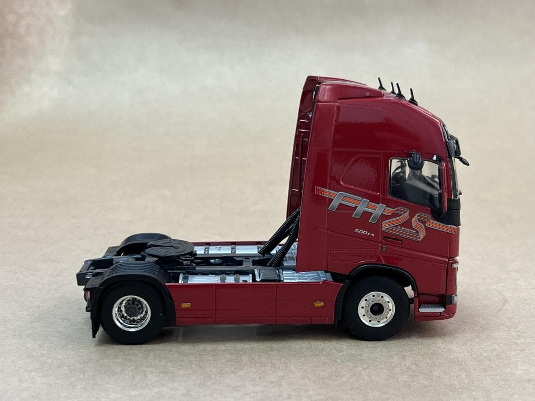 ミニカー VOLVO FH 25 Year Special 1:50