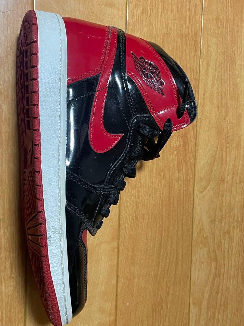 パテントブレッド　Nike Air Jordan 1 赤黒