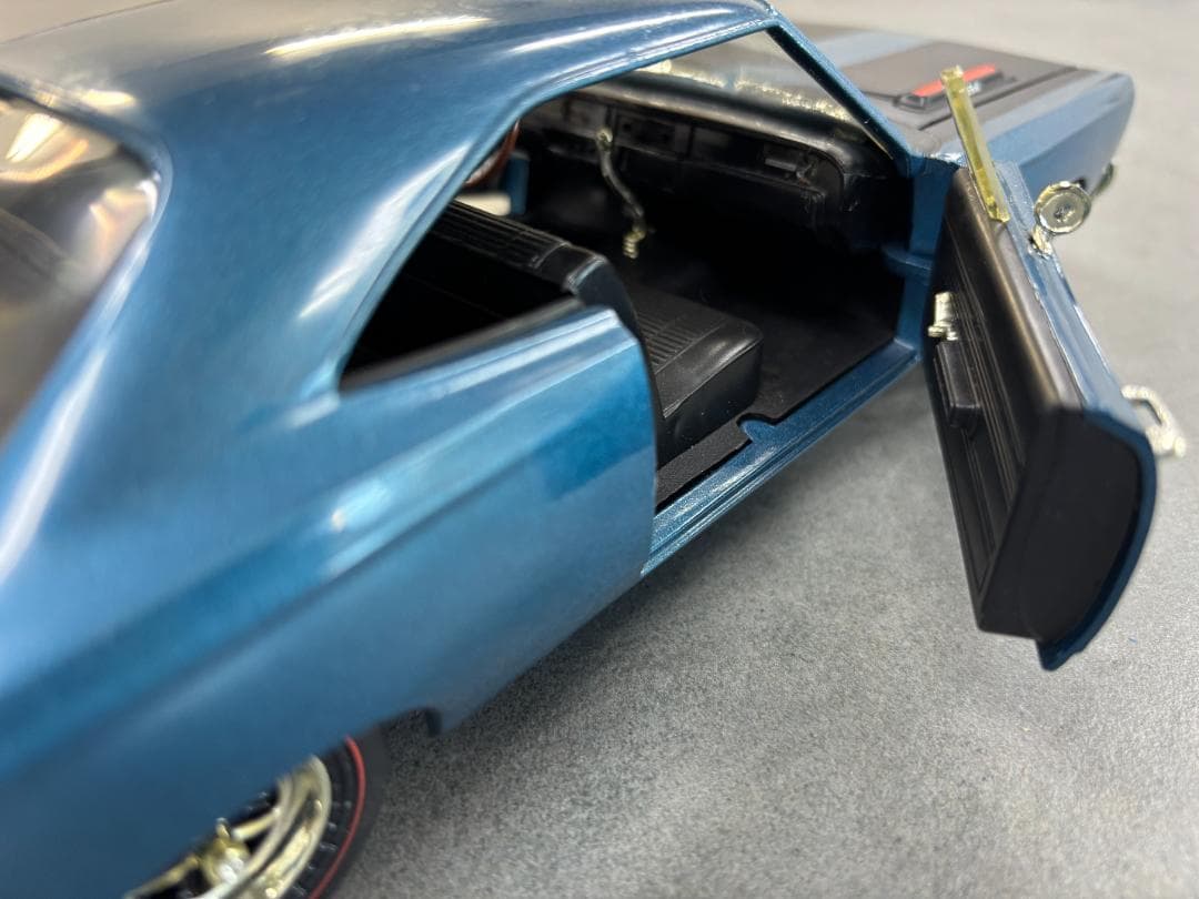 自動車 ERTL CHRYSLER 1969 PLYMOUTH 1/18