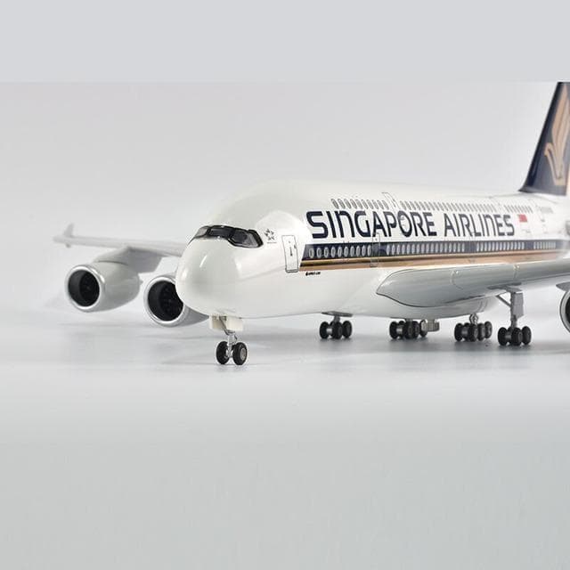 シンガポール航空 A380 模型飛行機 LED ライト ランディングギア 置物