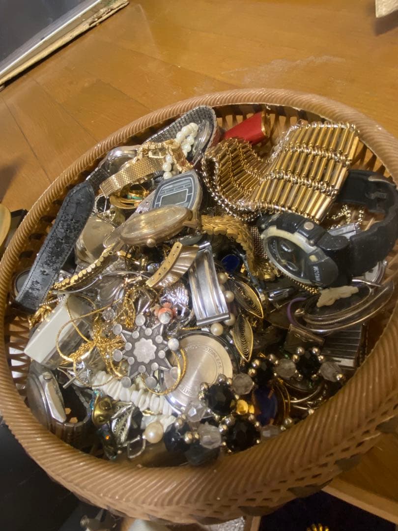 遺品整理　アクセサリー　記念メダル　アンティーク　時計　まとめ
