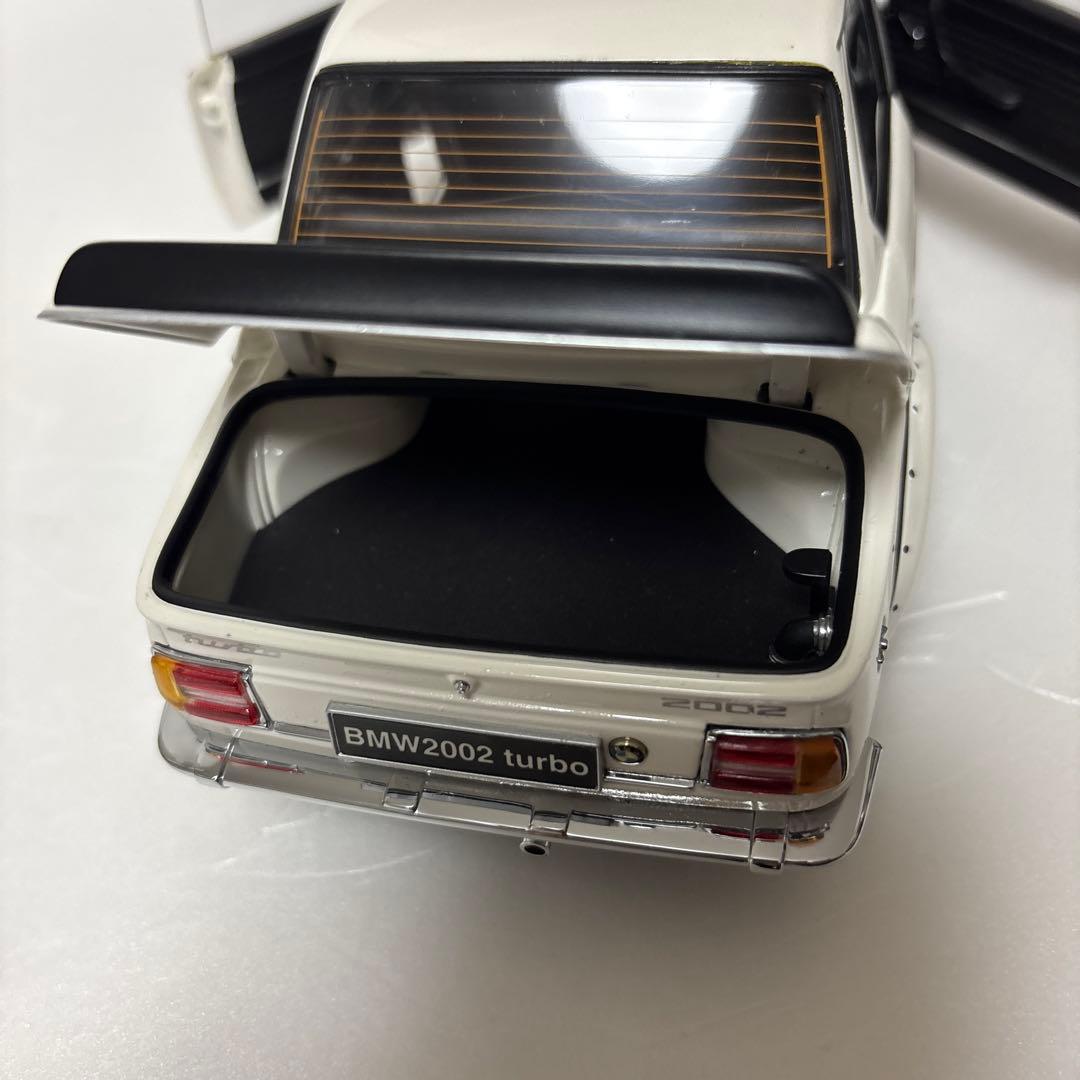 ミニカー  2002 TURBO (KYOSHO)