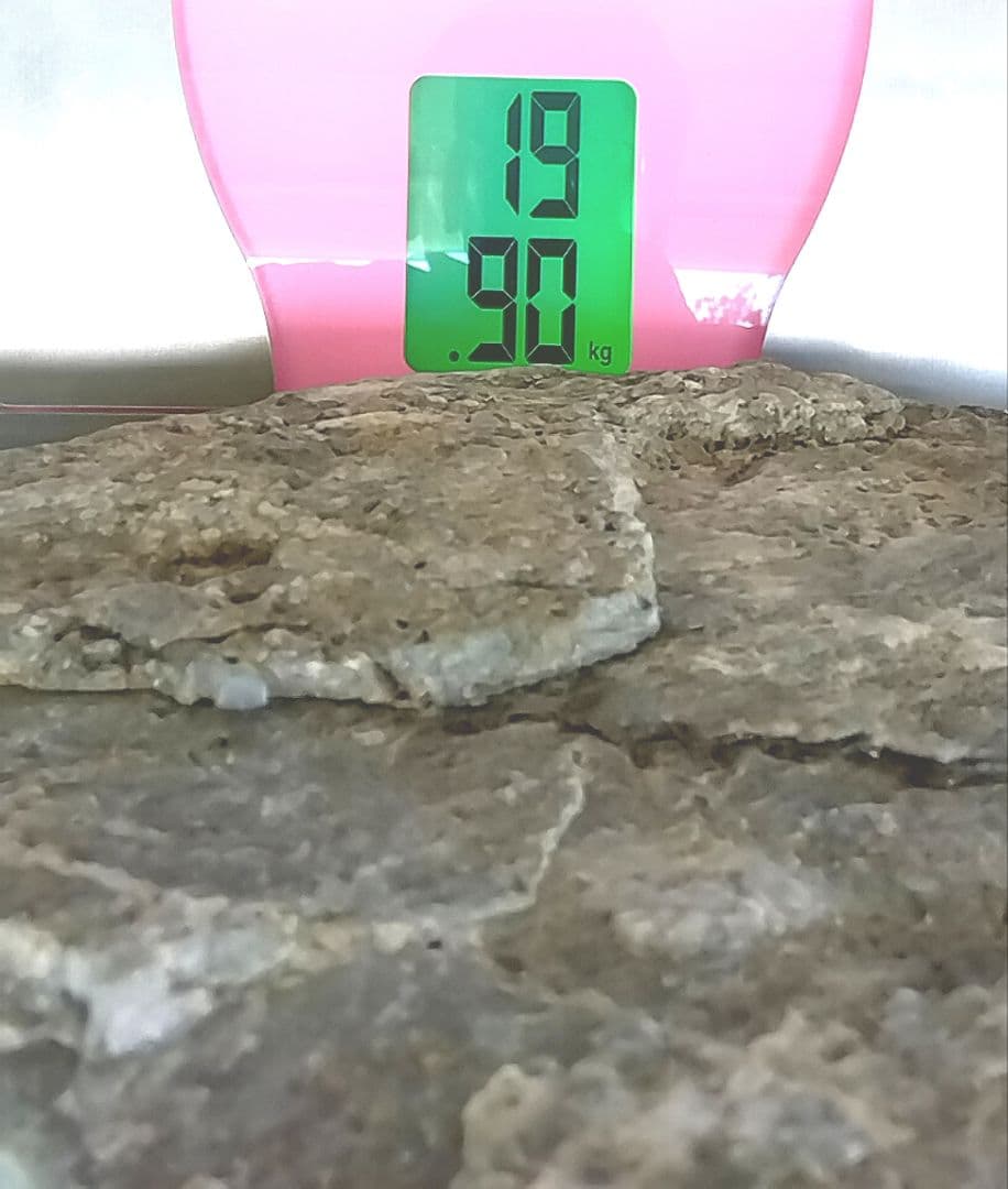 ★翡翠原石★稀少！下仁田硬玉翡翠【転石・カチ割り19.9kg】