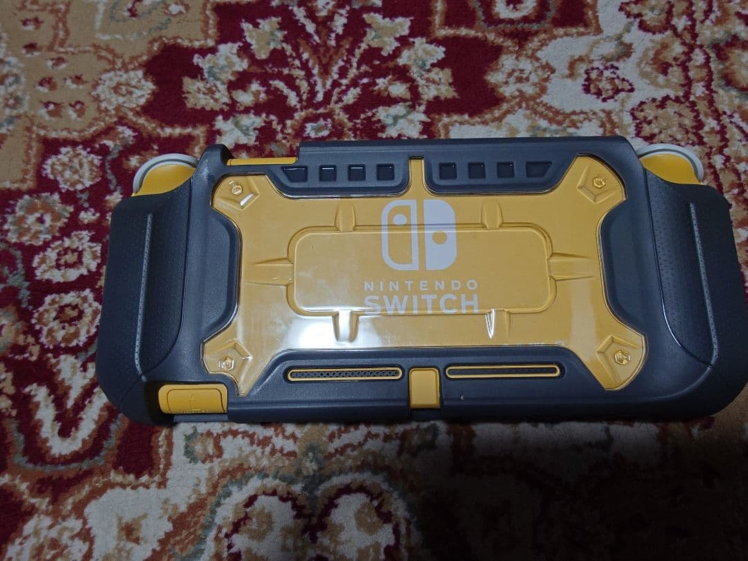 Nintendo Switch Lite イエロー ハードケース付き