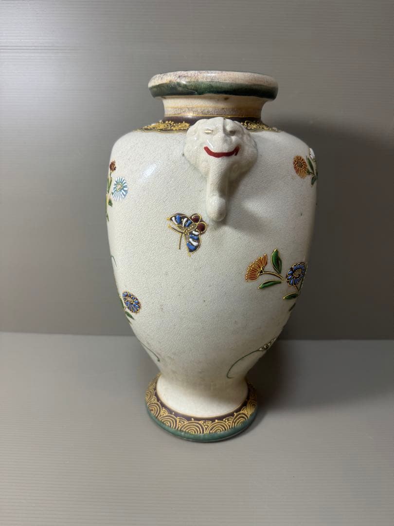 2107 明治時代 名工【寿山造】 薩摩焼 金彩色絵花蝶文 花瓶　時代物