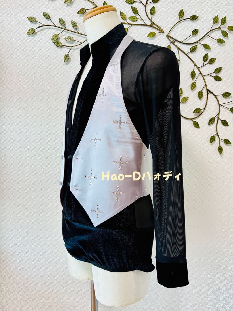 新品★社交ダンス★ラテン★ベスト★シルバーグレー★サテン★ストーンあり★M