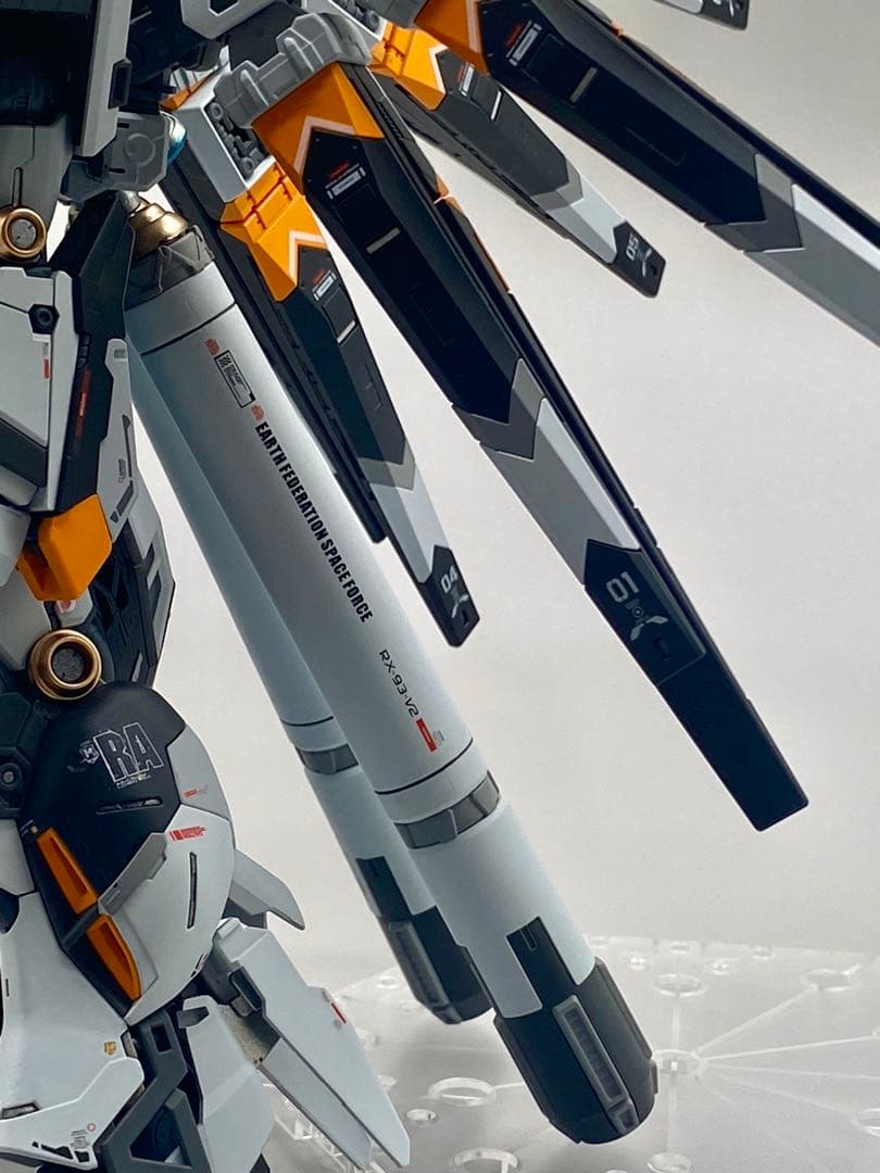 ガンプラRG Hi-νガンダム 塗装済み完成品 ハイニューガンダム 全塗装