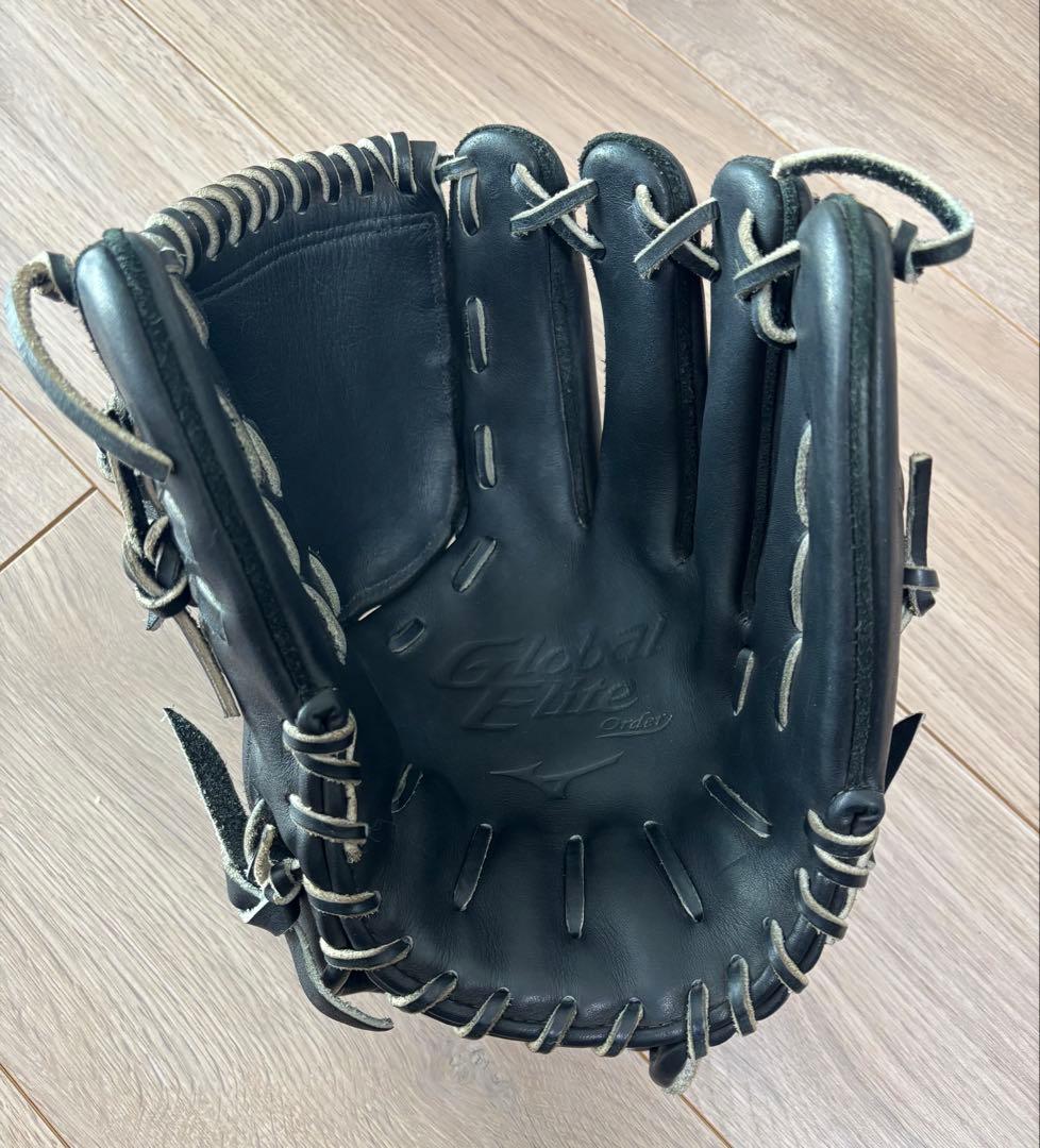 【美品】ミズノ グローバルエリート 軟式グローブ 投手用　黒