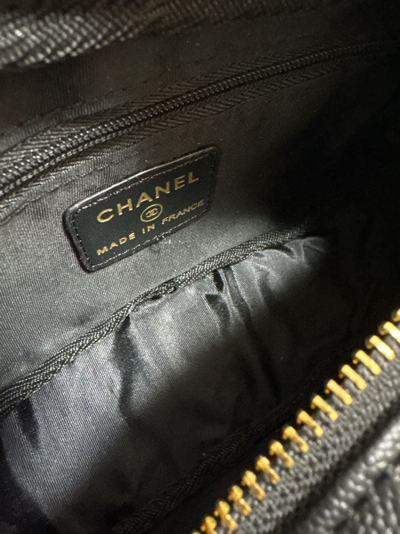 CHANEL VIPノベルティー キャビアスキンショルダーバッグ