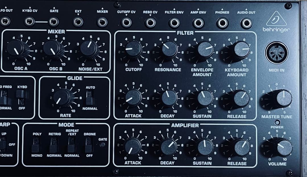 【美品】BEHRINGER PRO-1 アナログシンセサイザー