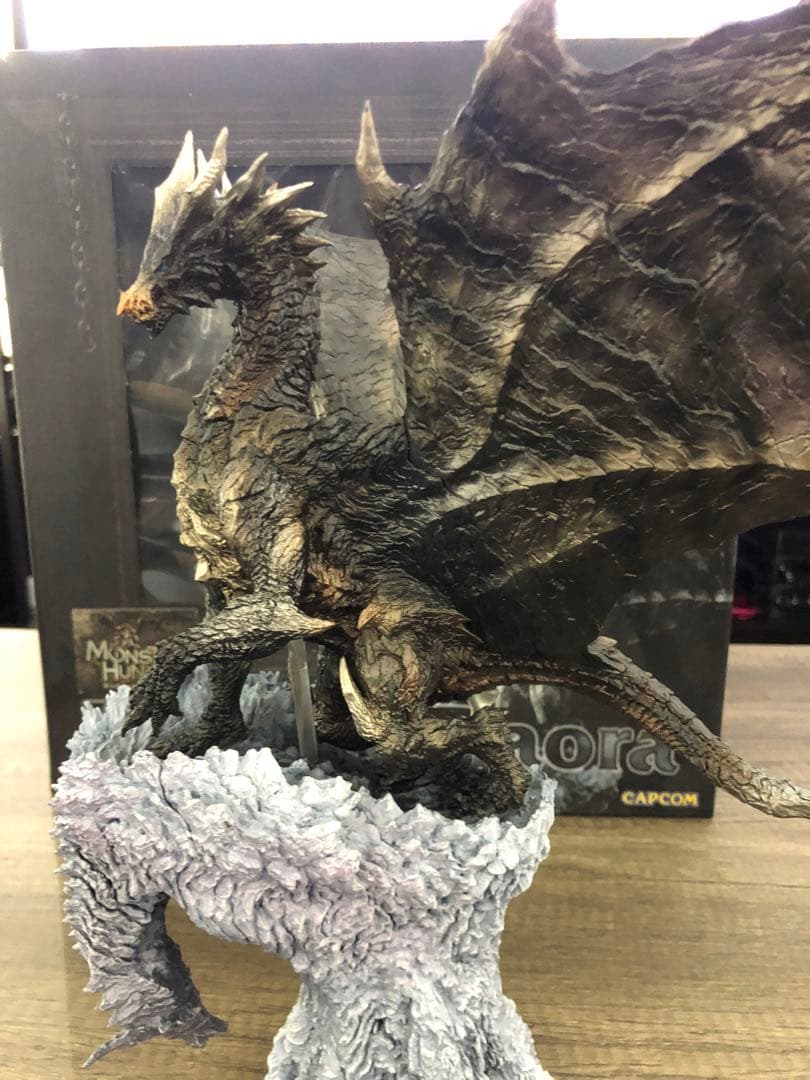 クシャルダオラ　クリエイターズモデル フィギュア　モンスターハンター