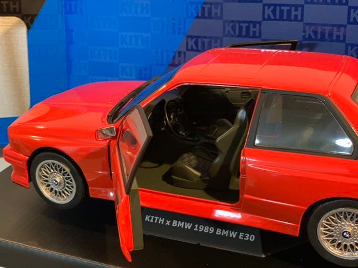 Kith  E30 M3 18分の1 ダイキャストカー マンプロ