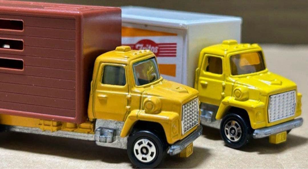 トミカ フォードトラック 2台セット