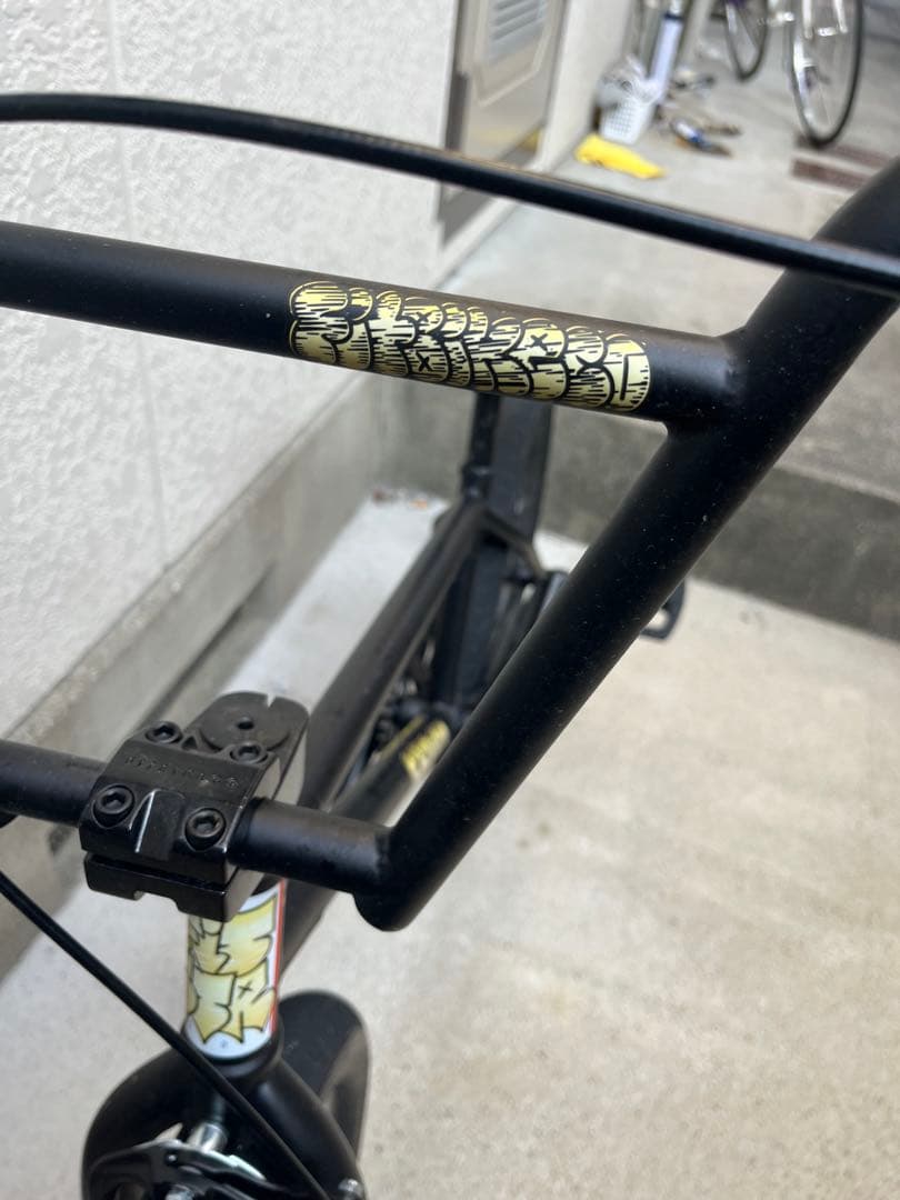 BMXバイク ブラック迷彩サドル