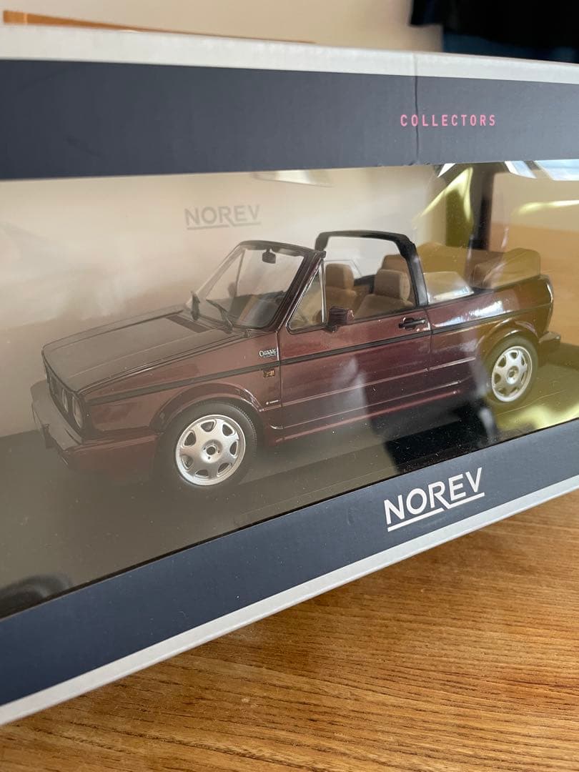 NOREV フォルクスワーゲン ゴルフ カブリオ クラシックライン 1/18