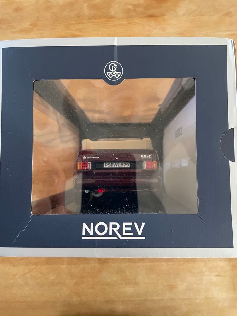 NOREV フォルクスワーゲン ゴルフ カブリオ クラシックライン 1/18
