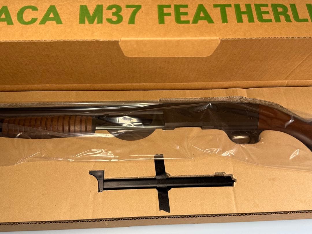 KTW イサカ　M37 フェザーライト　フルメタル&ウッドストックモデル