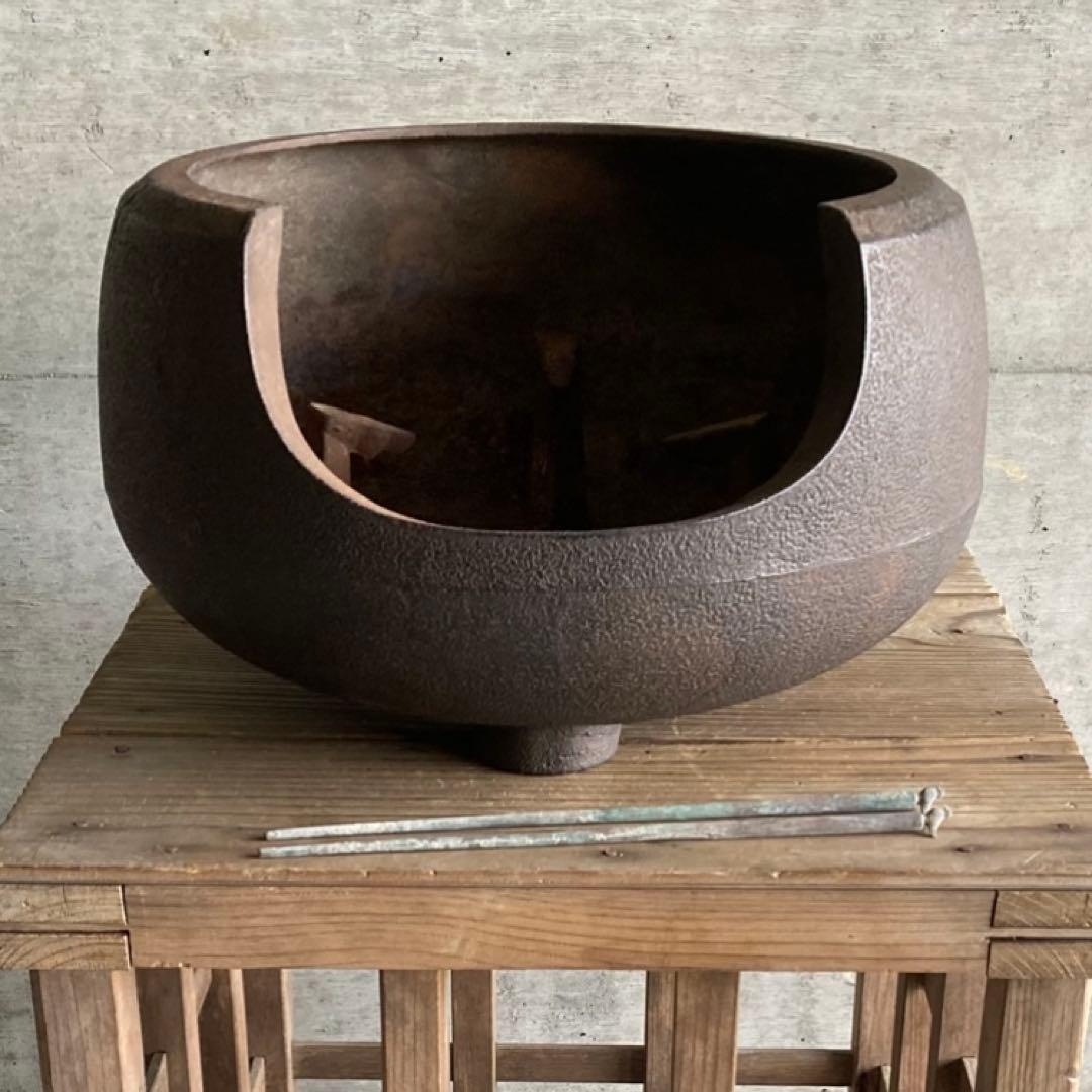 古い風炉 釜 火鉢 囲炉裏 五徳 鉄製 茶釜 灰付 茶道具 和風 古道具 レトロ