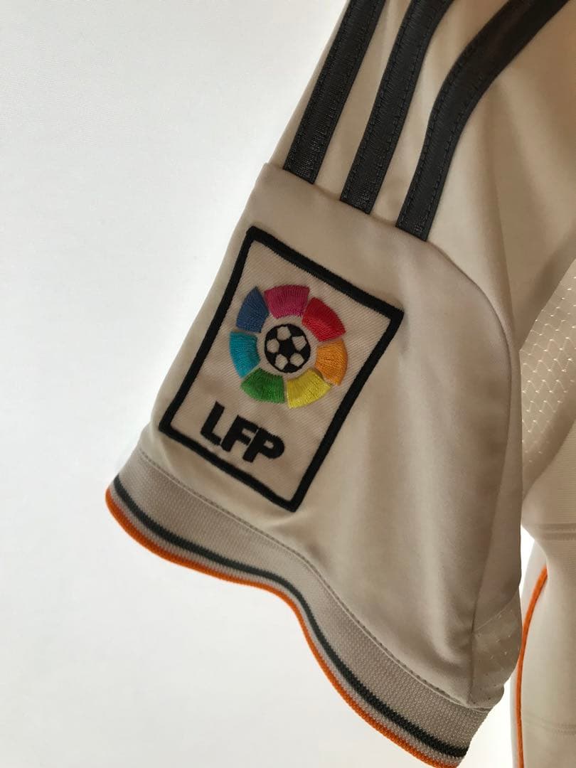 正規品adidasレアル・マドリード「11」ガレス・ベイル半袖150ユニフォーム